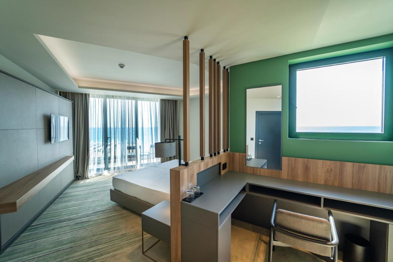 Suite con vistas al mar (2 adultos + 2 niños)