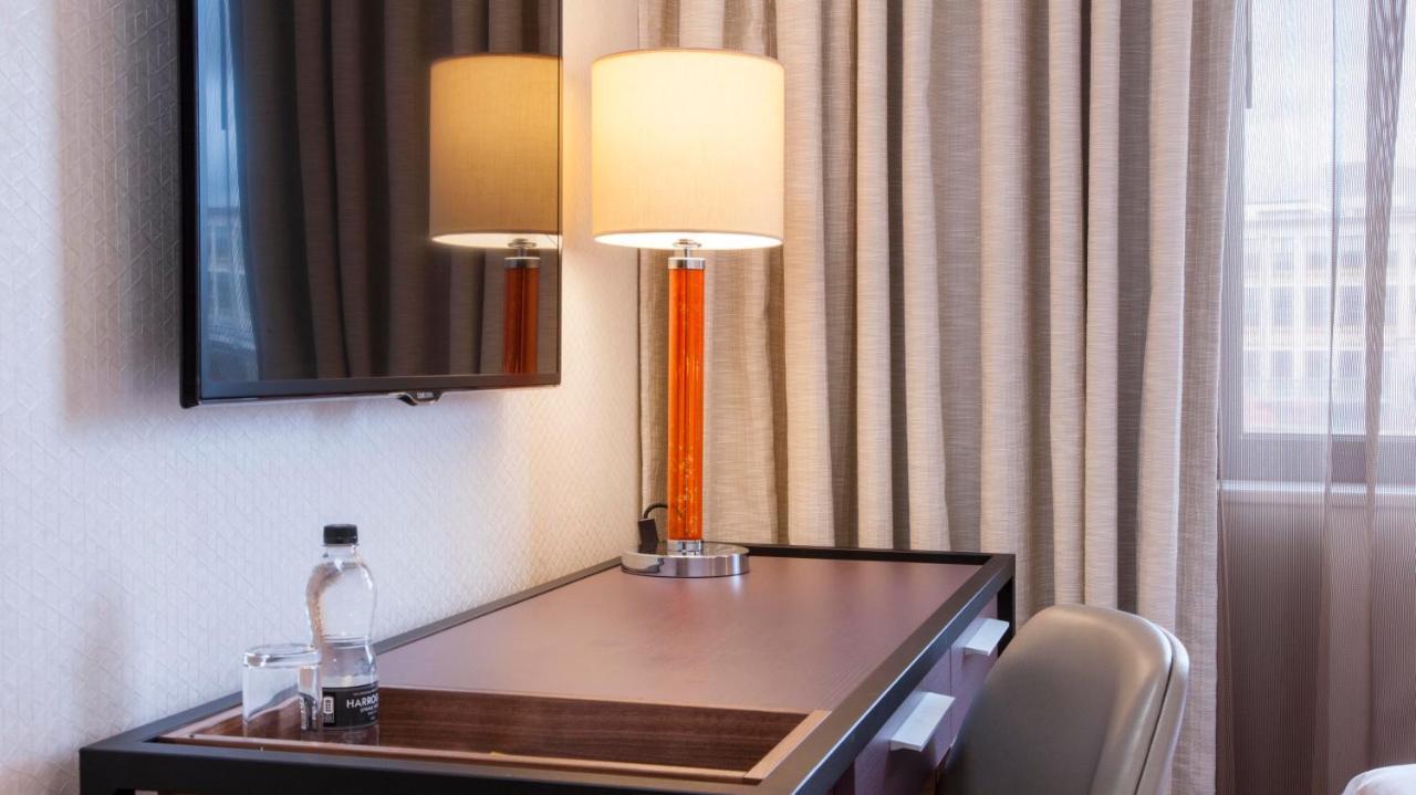 Habitación Premium con cama grande y sofá cama