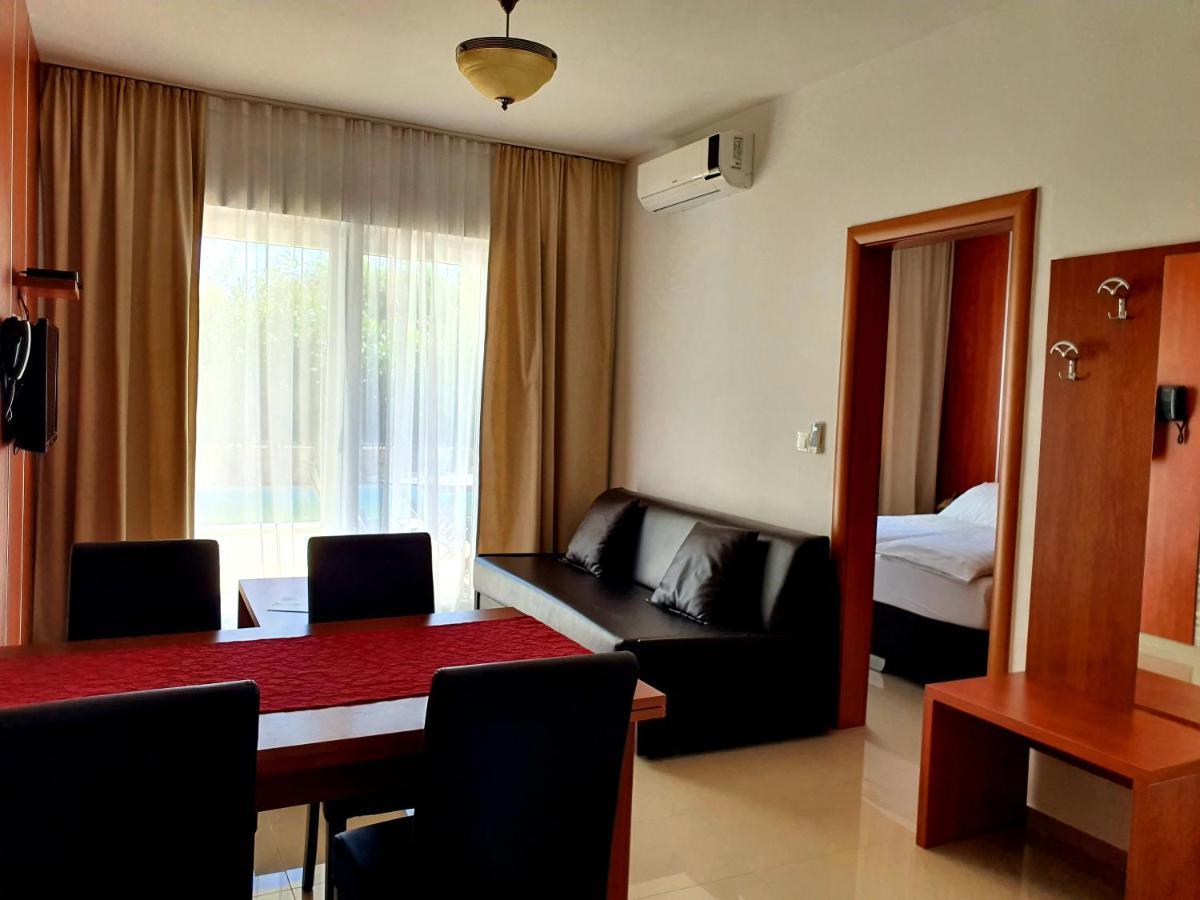 Superior Family Apartment Balcony 4 star Annex Building