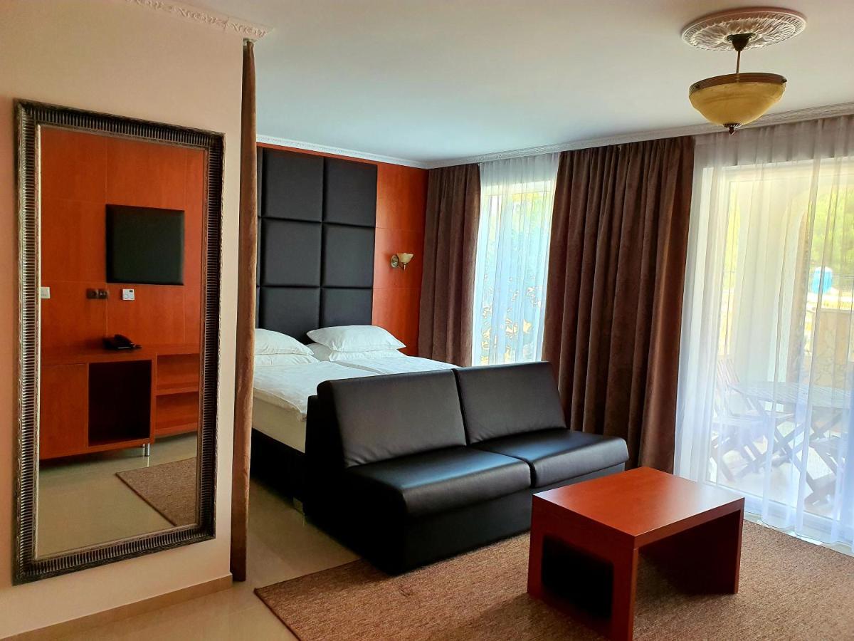 Deluxe Room Balcony 4 star Annex Building