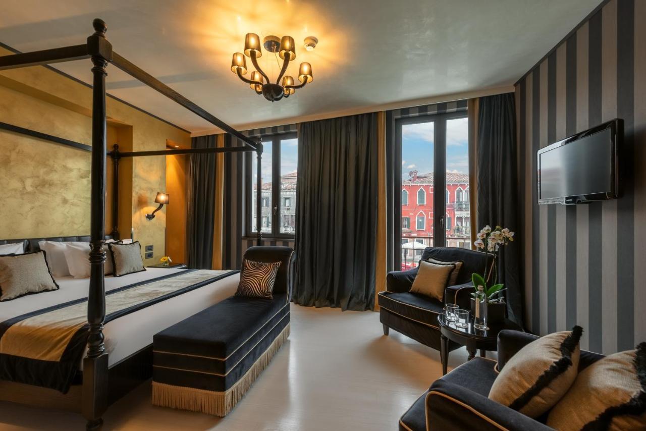 Suite with Canal View