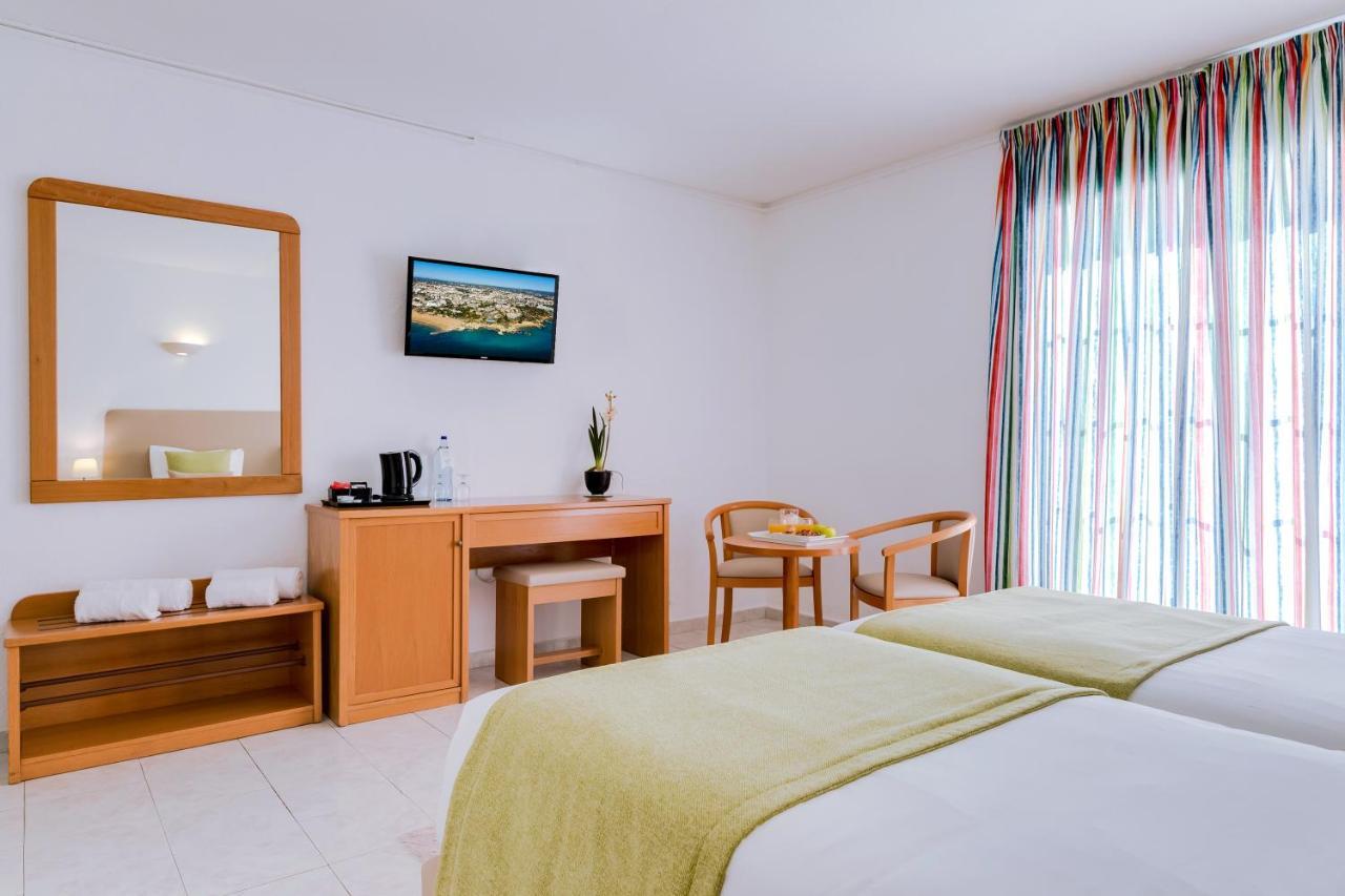 Habitación Doble (2 adultos + 1 niño) - 1 o 2 camas