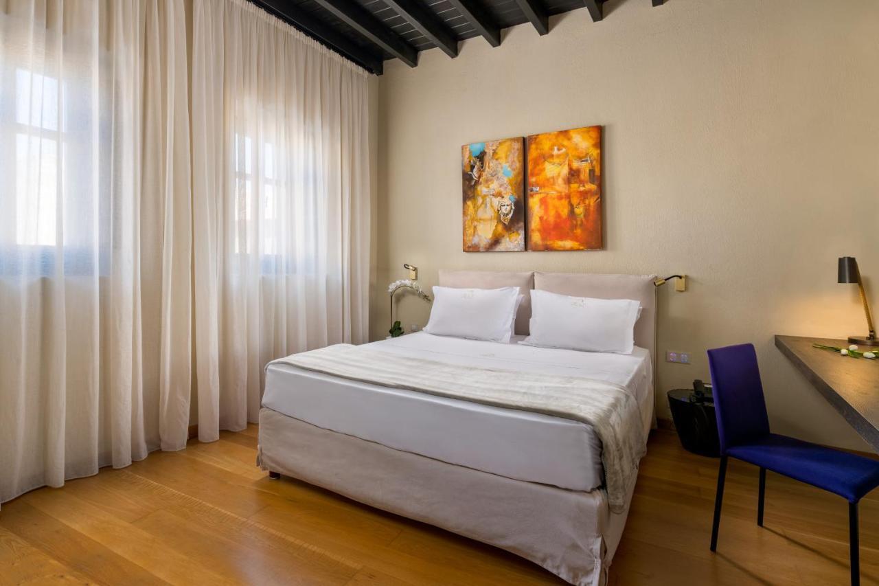 Junior Suite with Body Shower Jets - Callisto