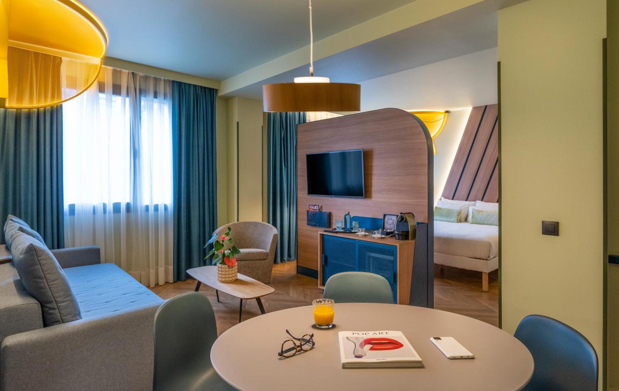Double Room Lounge