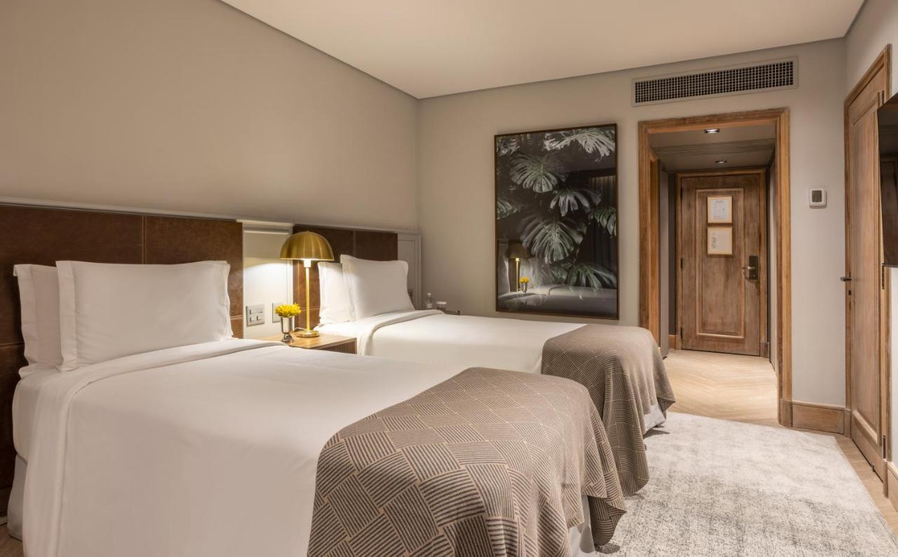 Quarto Executivo com 2 Camas de Solteiro
