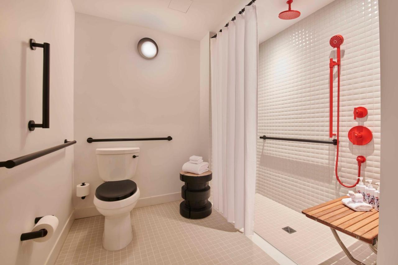 Sky Chamber King City View ADA