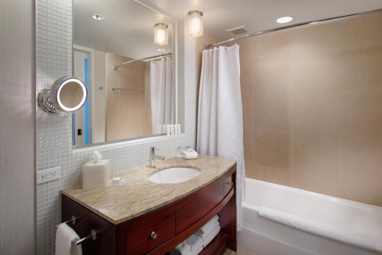 Classic Queen Room with City View,1438847491:JPEG