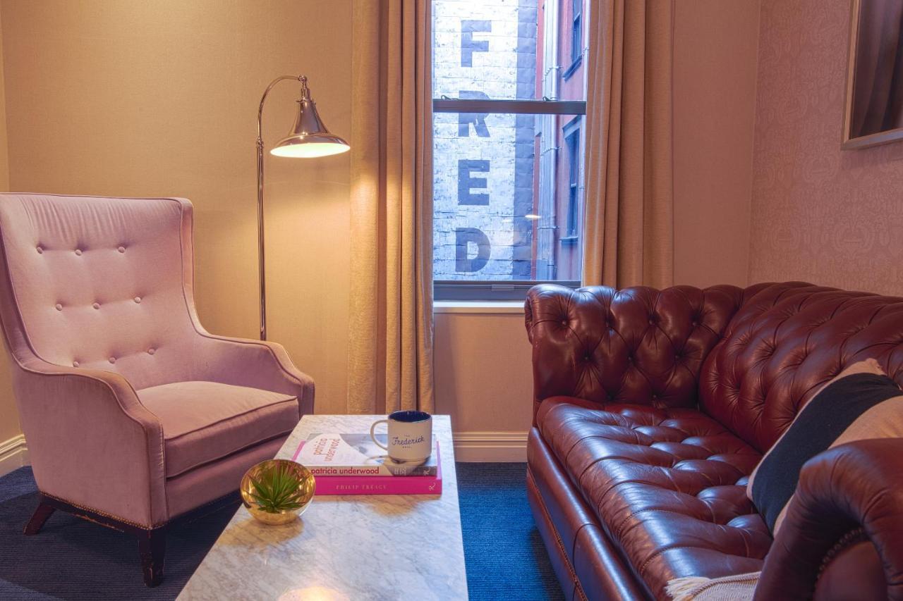 Suite Junior avec 1 Lit King-Size et Canapé-Lit