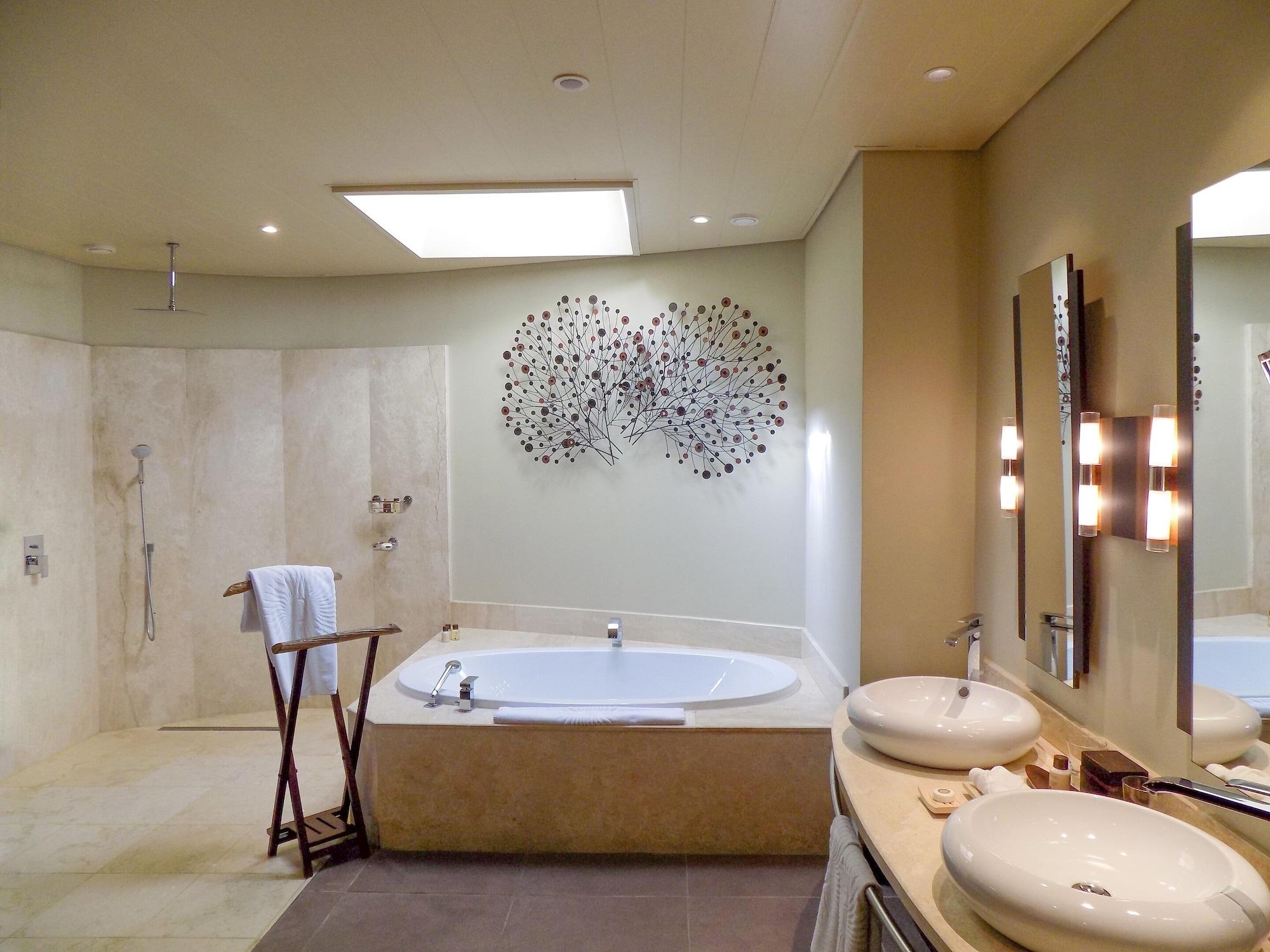 Beachfront Suite Pool