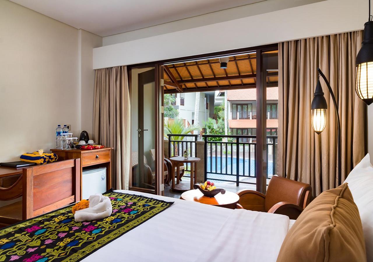Deluxe Double Room Pool View Bath Tub Non-Smoking
