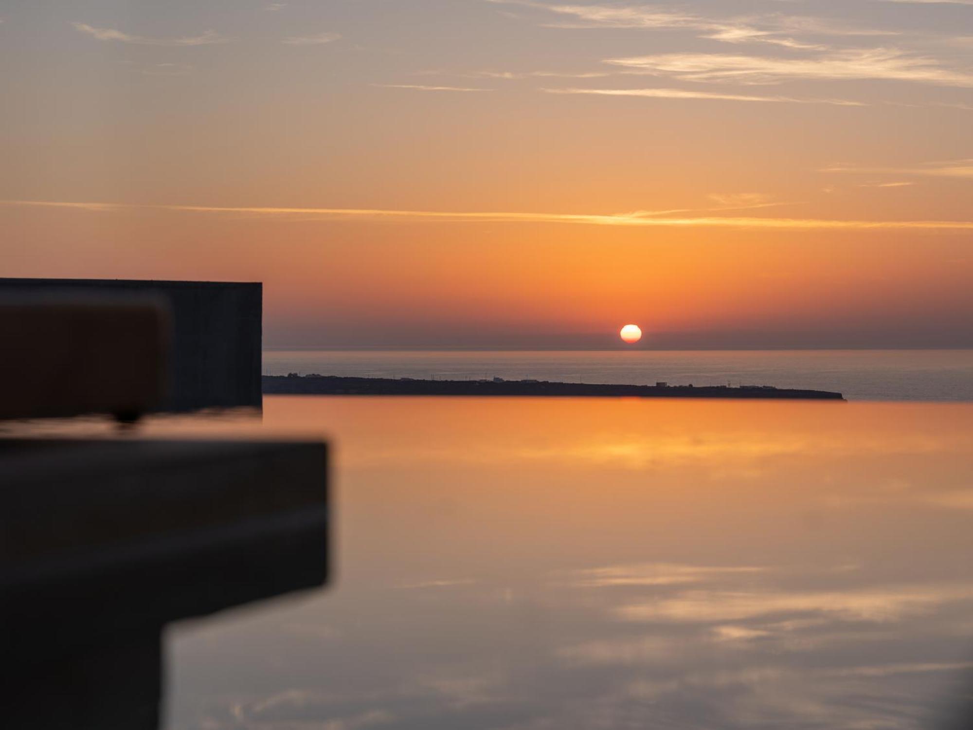 Suite Junior Unwind Sunset con vistas al mar y piscina