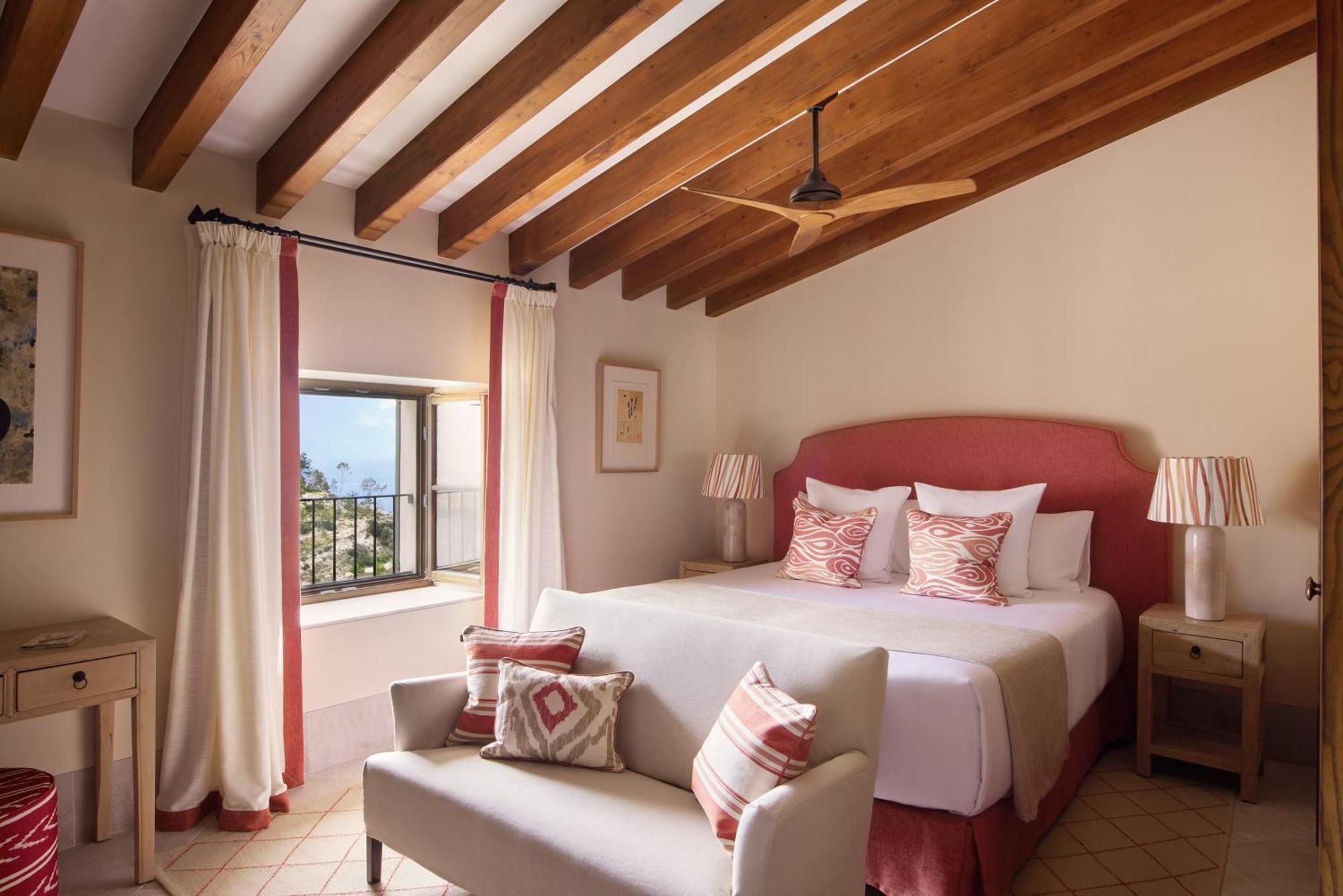 Double or Twin Room Mountain View