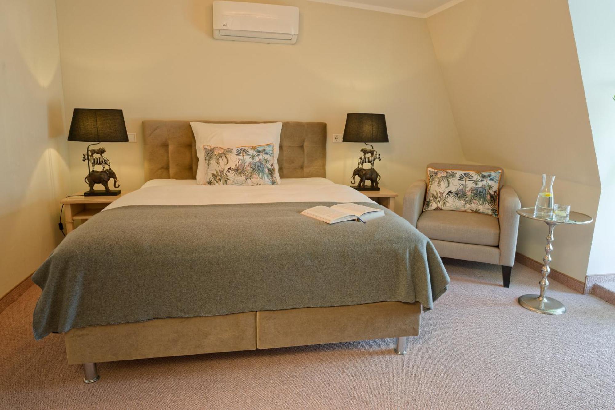 Comfort Queen Room