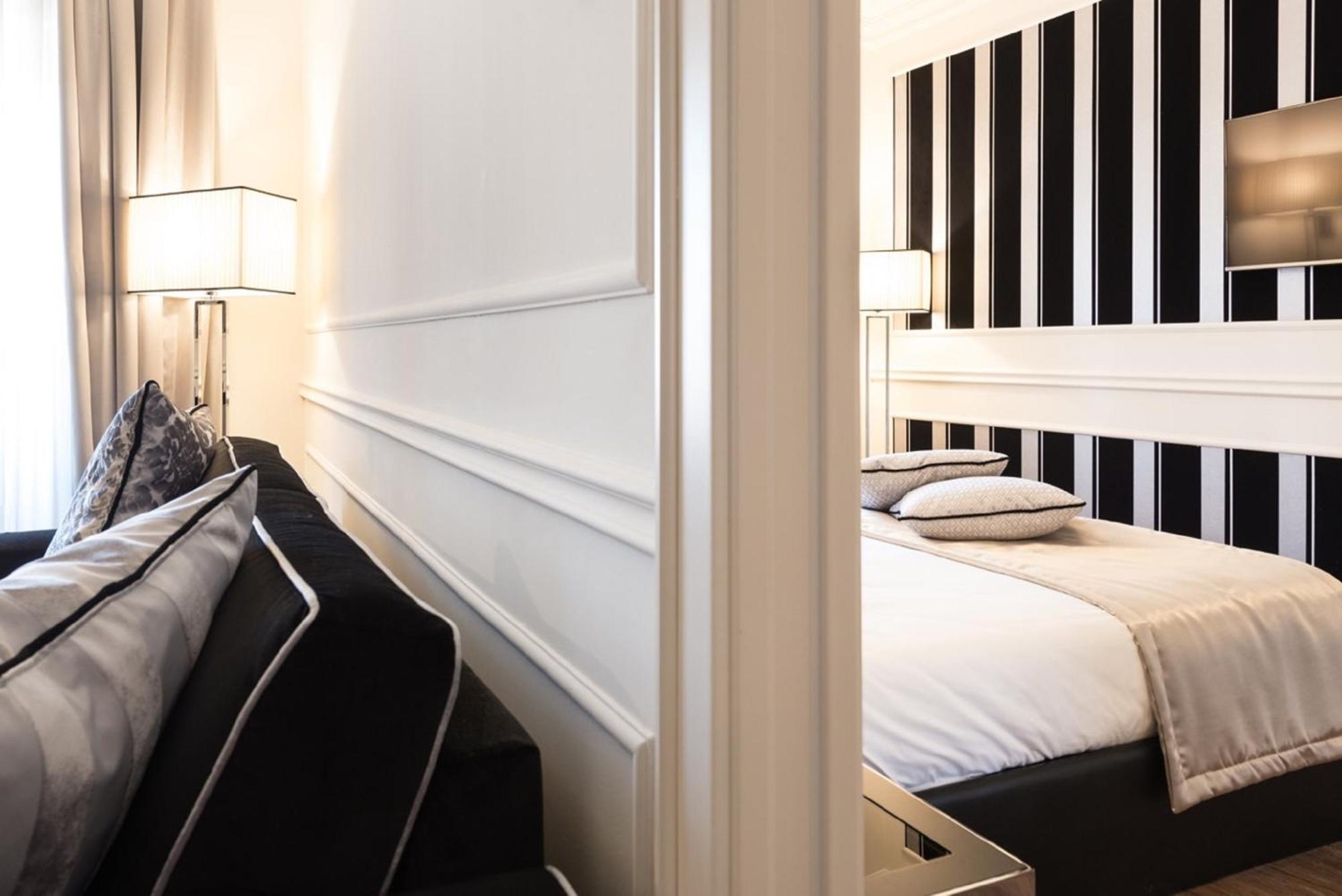 Deluxe One-Bedroom Apartment