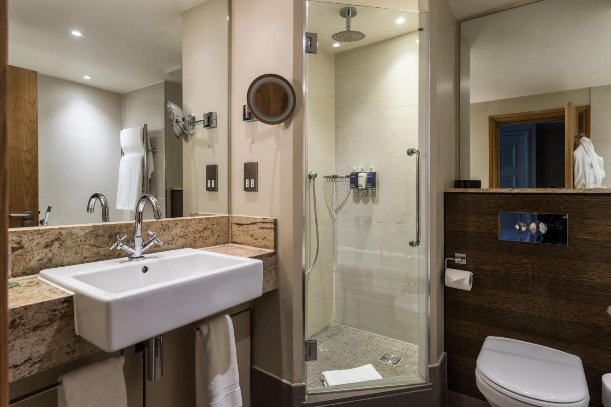Chic Room access to indoor pool only Not full spa access