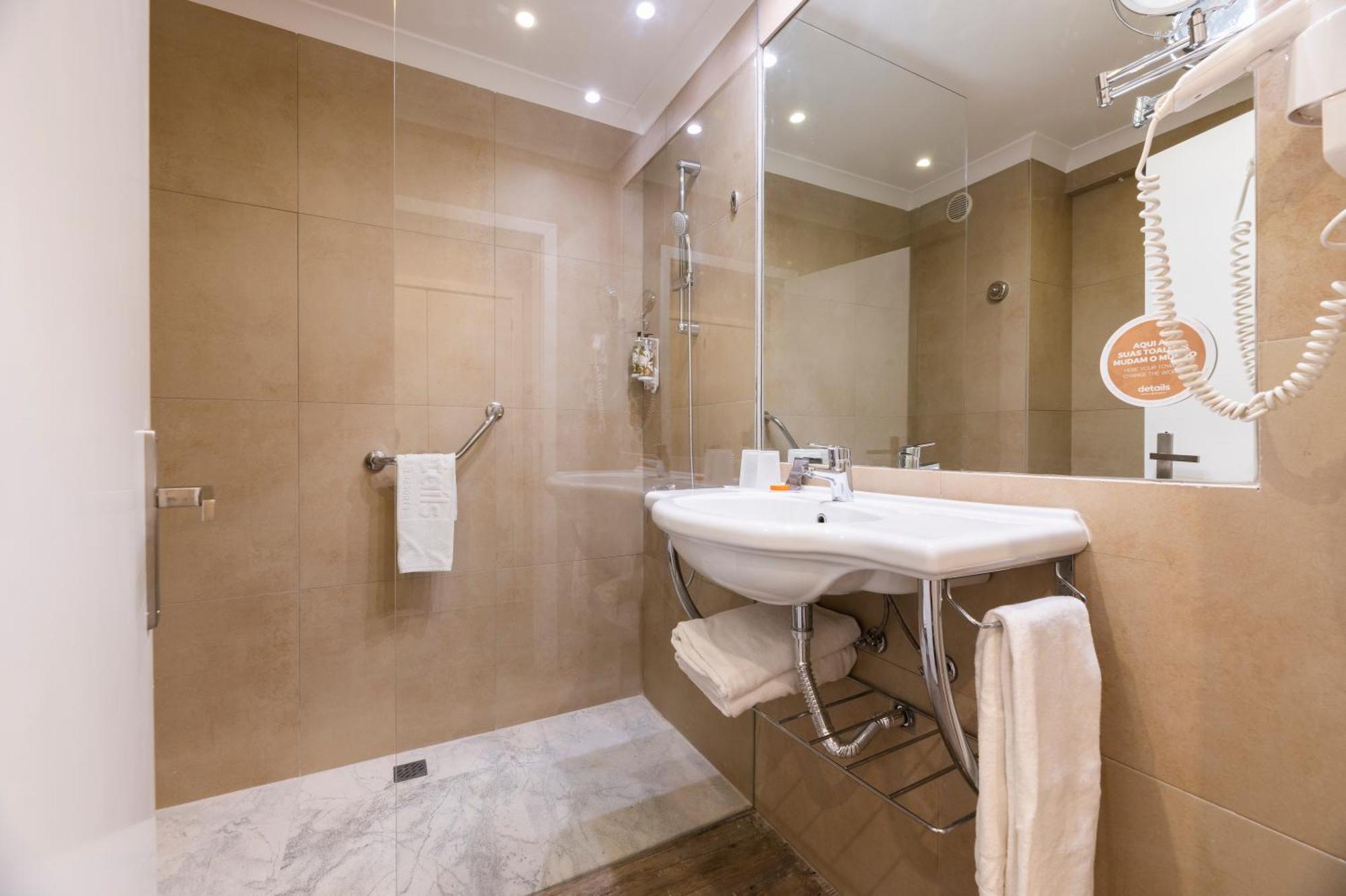 Classic Double or Twin Room with Balcony