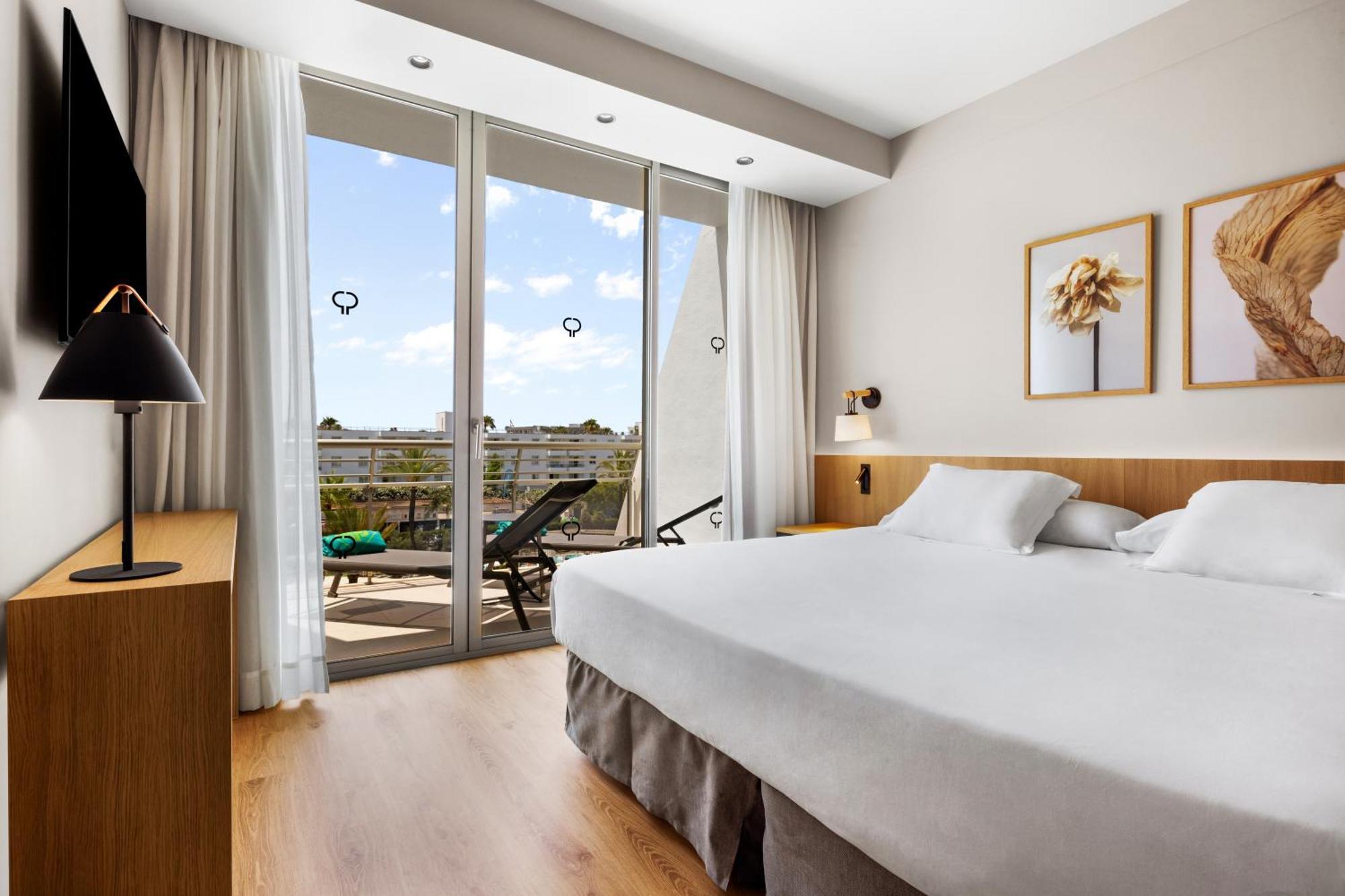 Suite Balcony,1597545907:JPEG