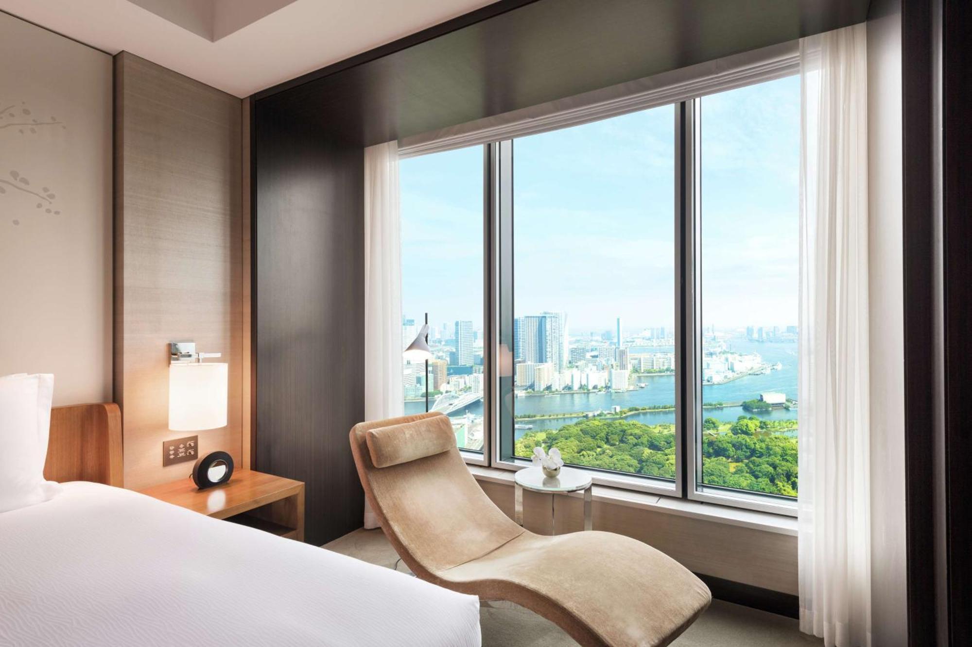 King Suite with Bay View