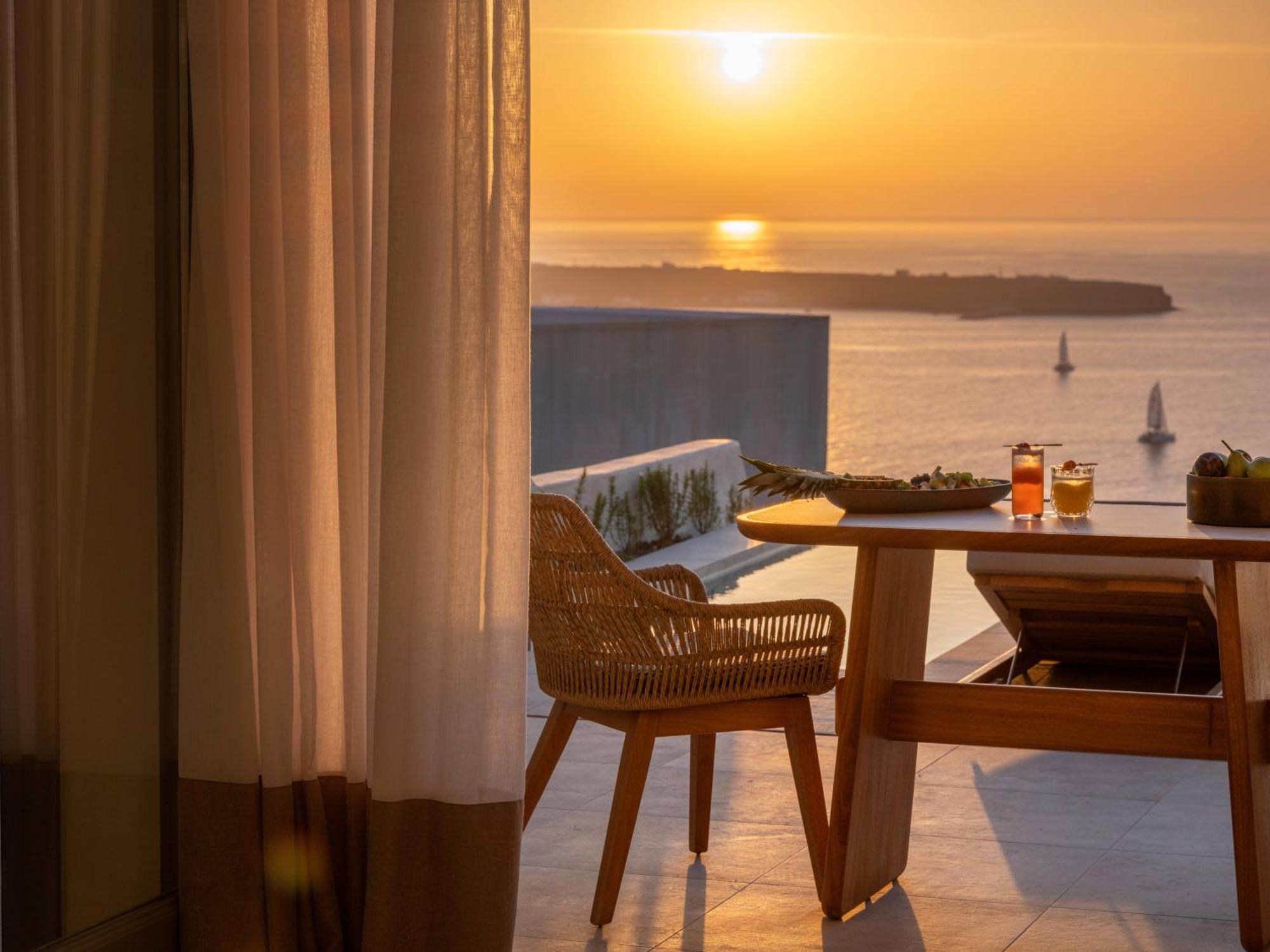 Unwind Sunset & Sea View Junior Suite Pool