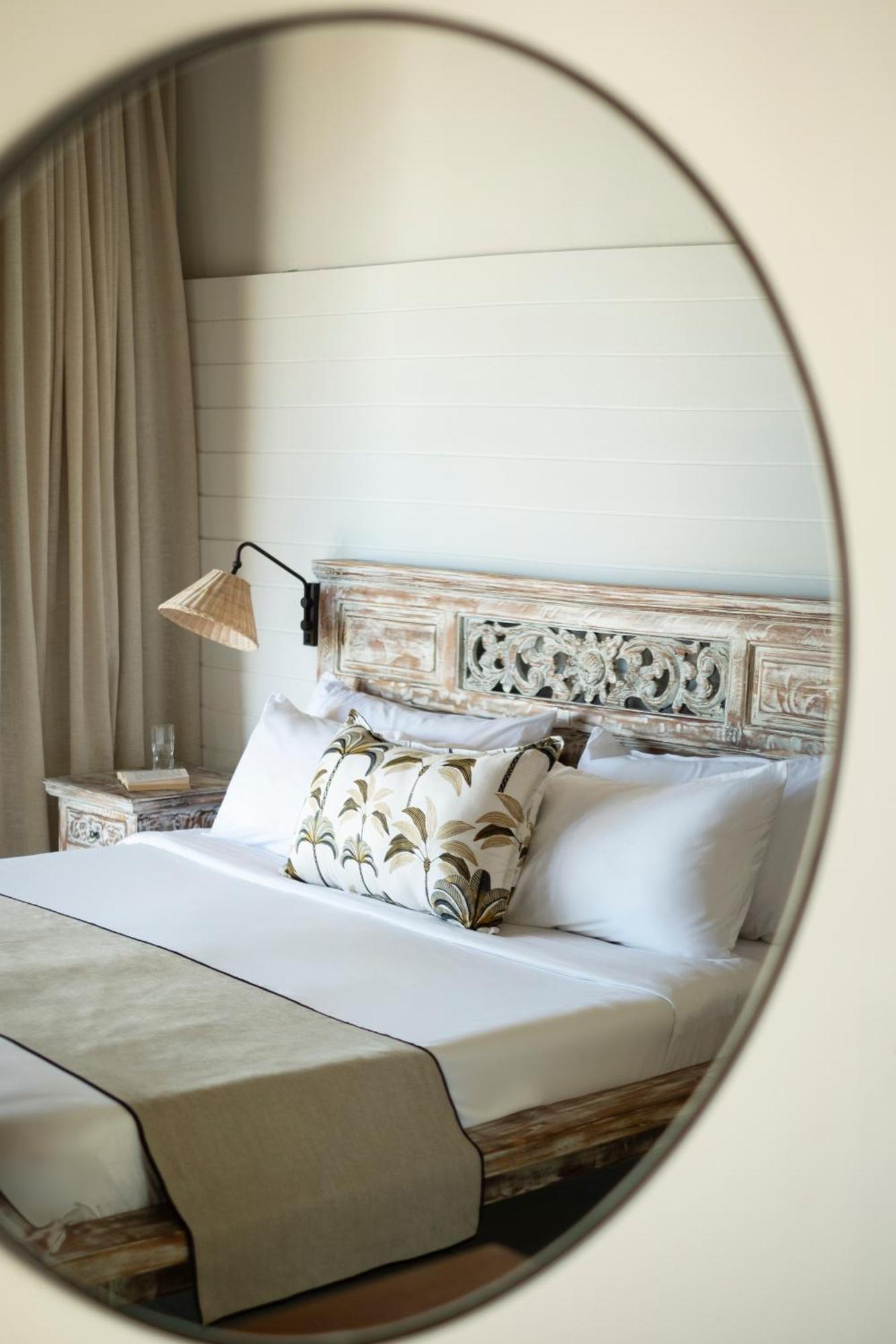 Deluxe Beach Front Suite