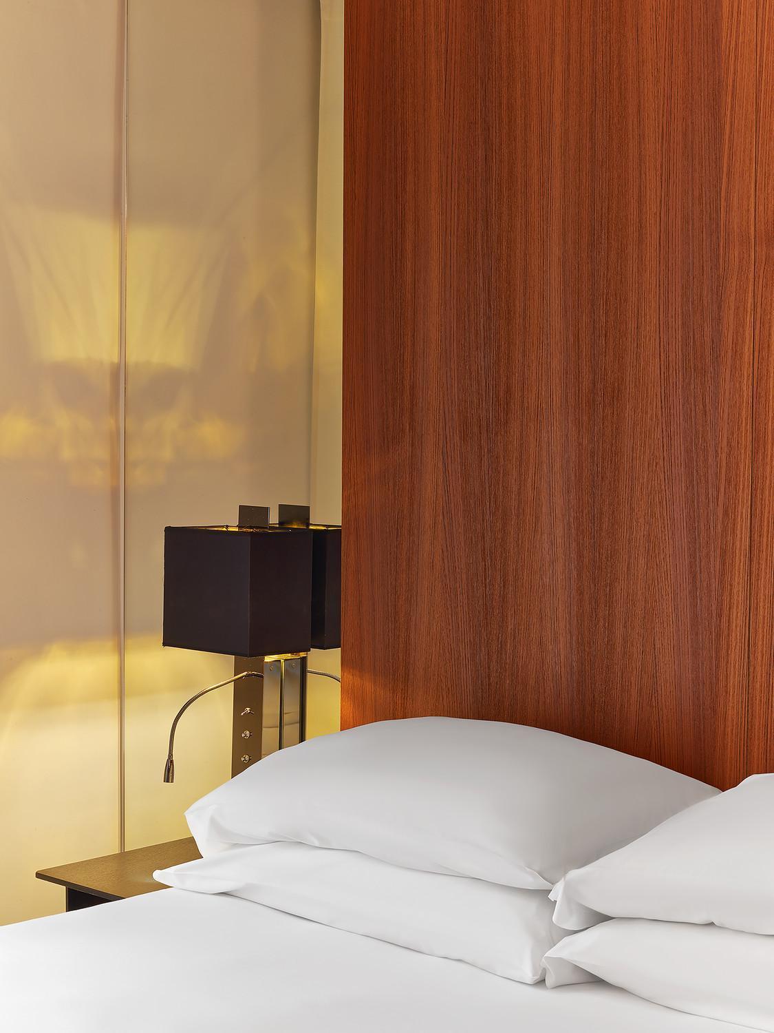 Prestige Queen Room with Partial Eiffel View