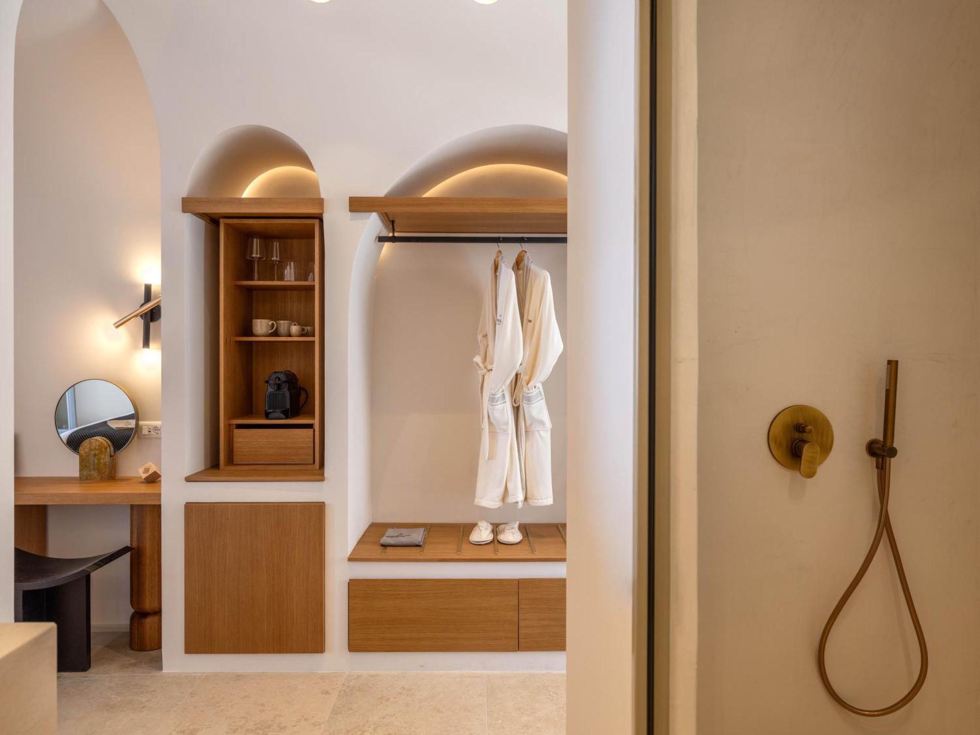 Mine Partial Sea View Junior Suite Pool or Jacuzzi