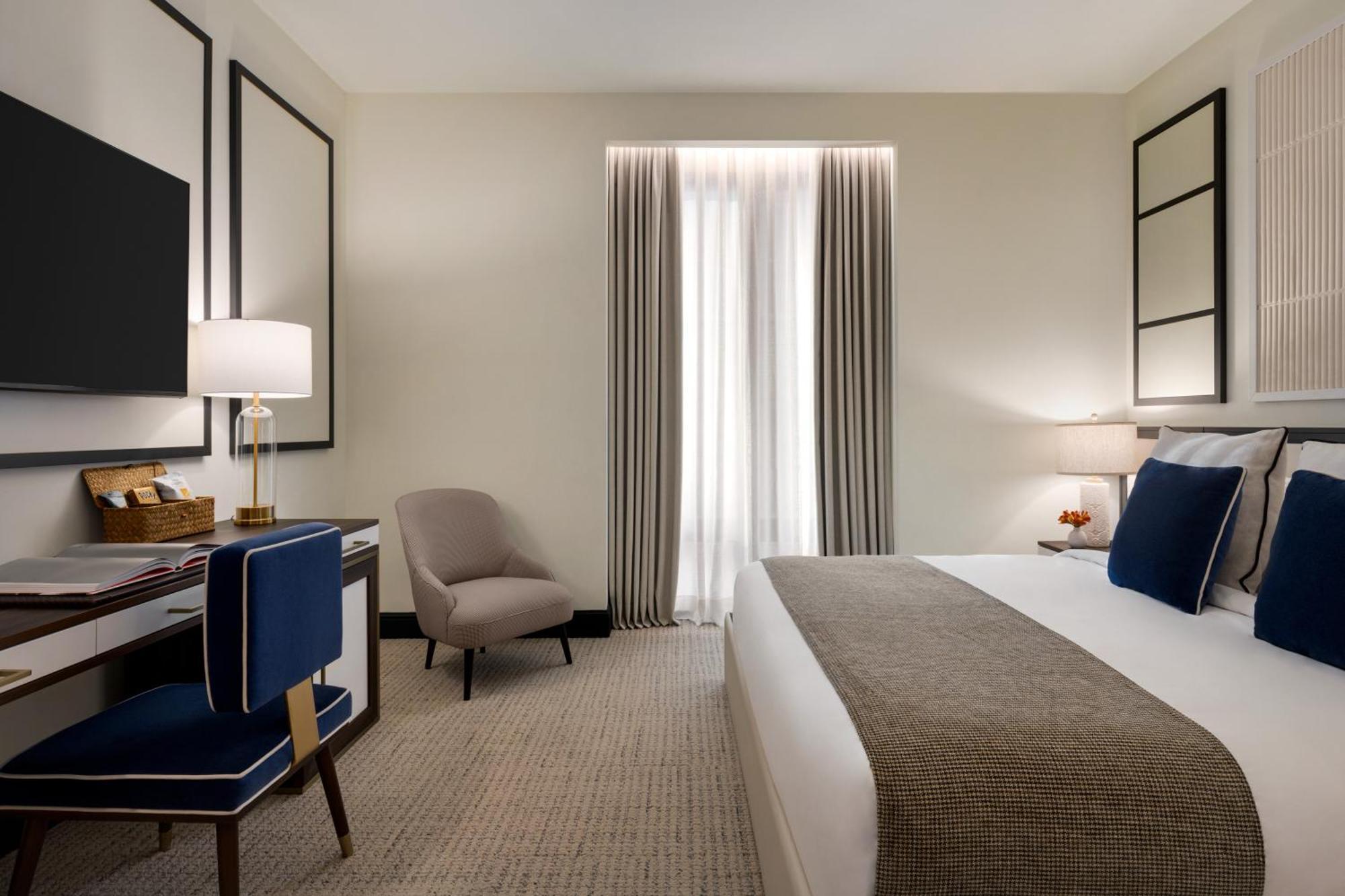 Deluxe King Room