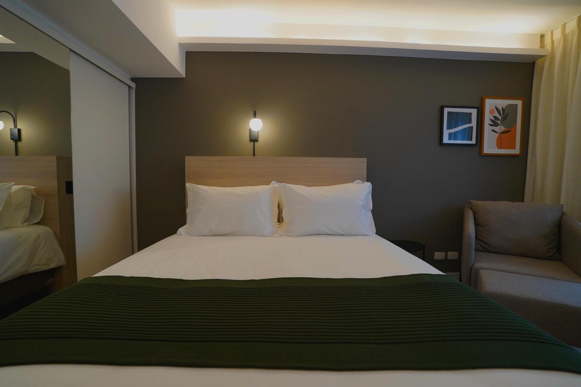 One-Bedroom Premier Apartment