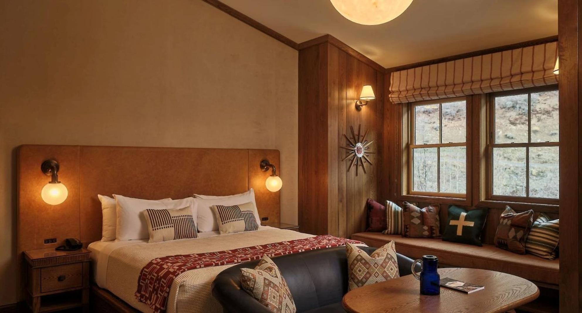 ADA King – Inn Room,1746923496:JPEG