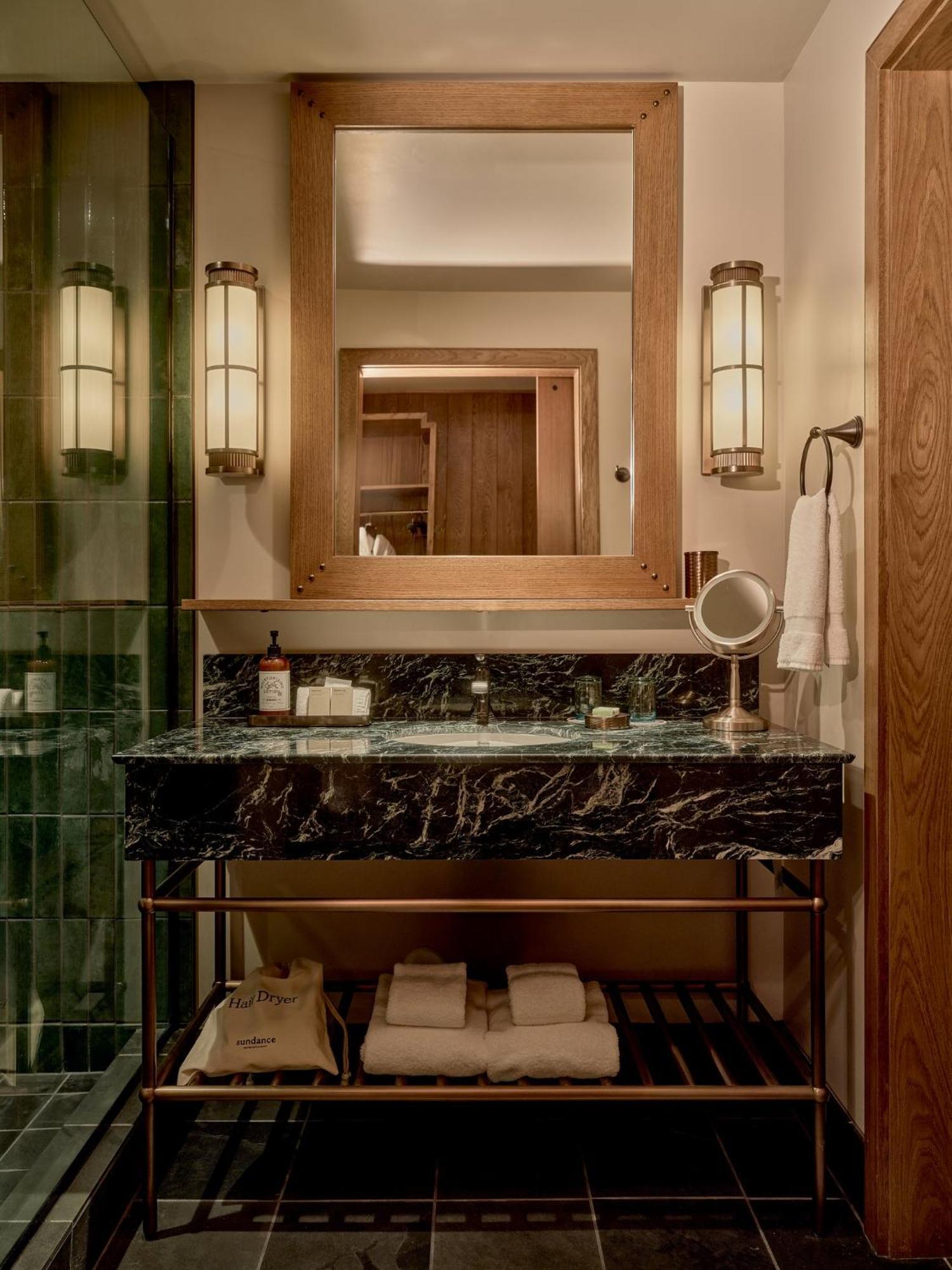 ADA Double Queen – Inn Room