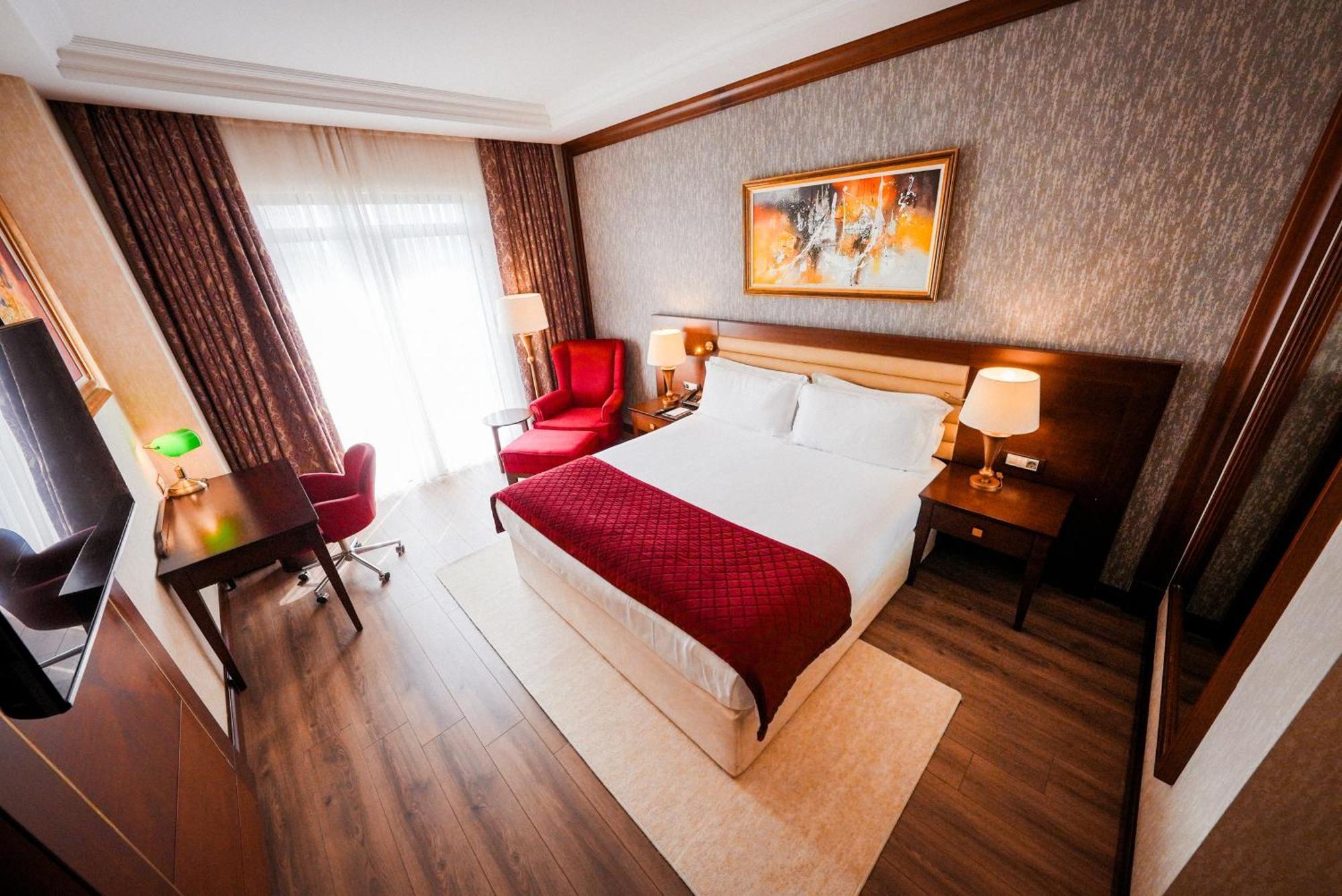 Deluxe King Sea View