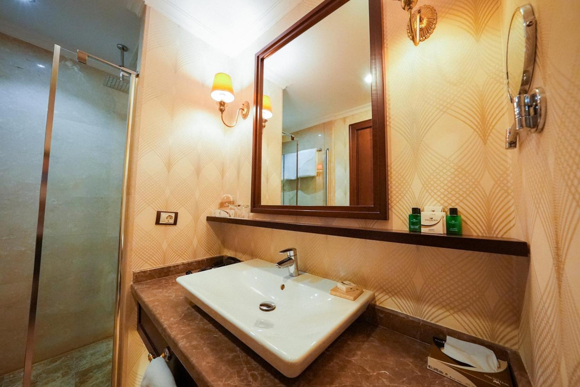 Deluxe King Sea View