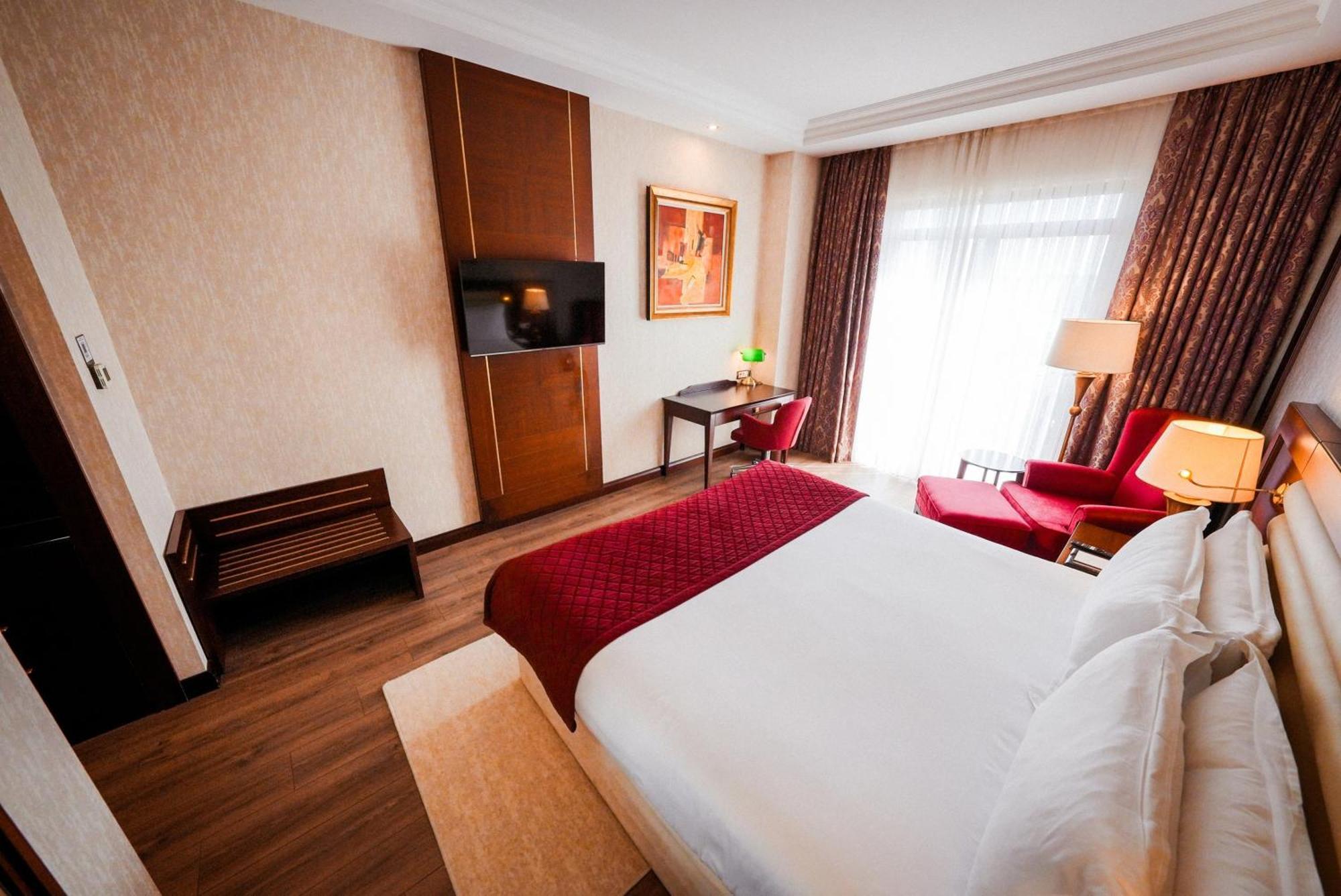 Deluxe King Sea View