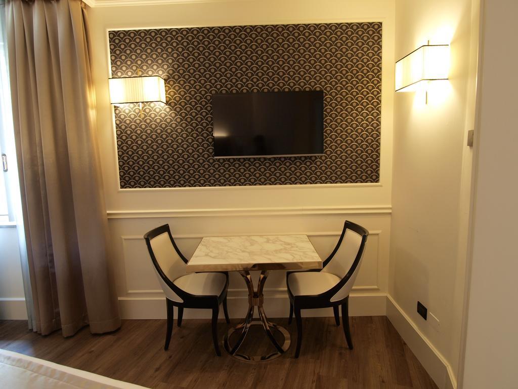 Deluxe Studio