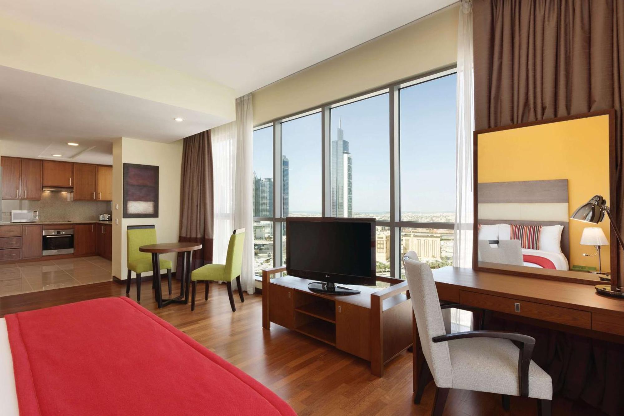 Premium King Studio, Burj Khalifa/Fountain View, Non-Smoking, Complimentary Transfer to Kite Beach, Dubai Mall and Metro Station