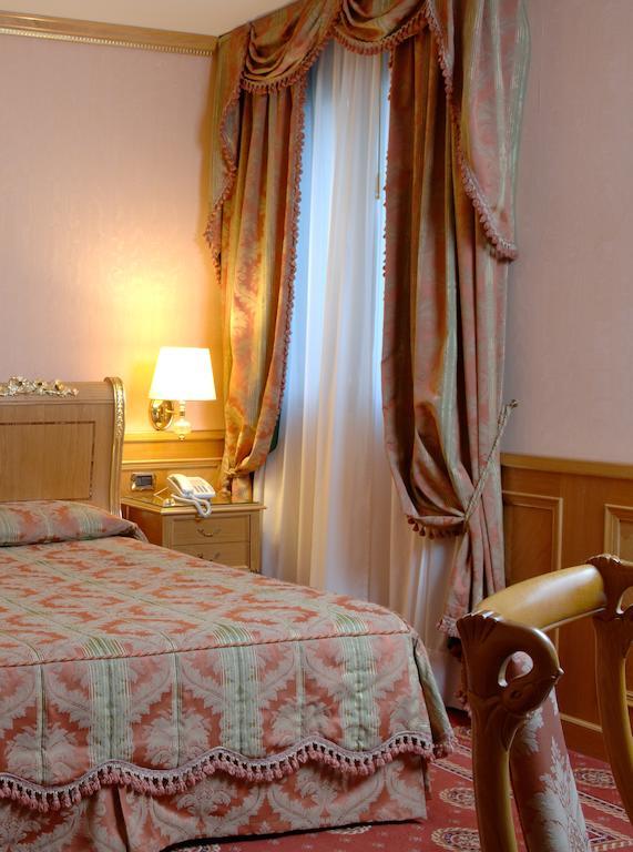Standard Double Room,682305768:JPEG