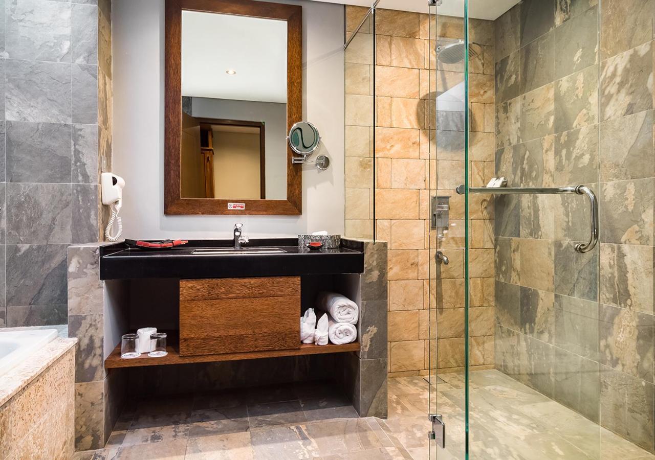 Deluxe Double Room Bath Tub Non-Smoking