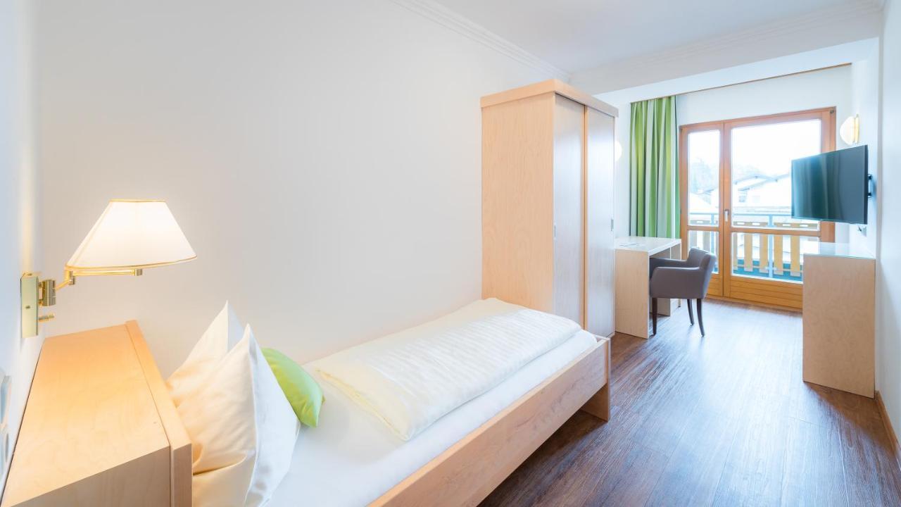 Single Room with Balcony,774962164:JPEG