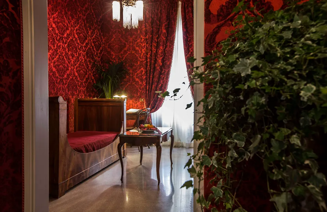 Hotel Locarno-1