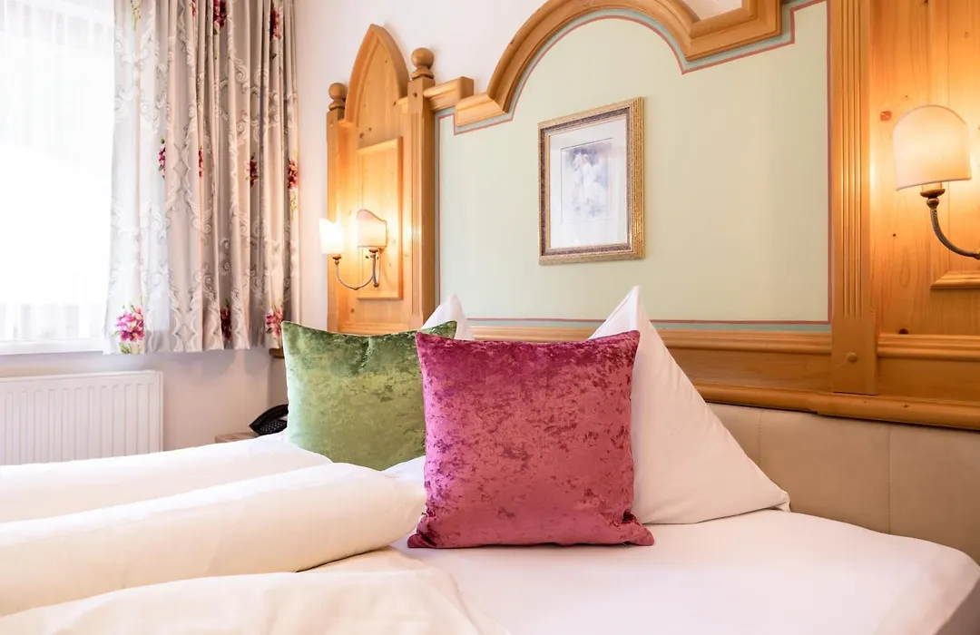 Hotel Schlosshof-1