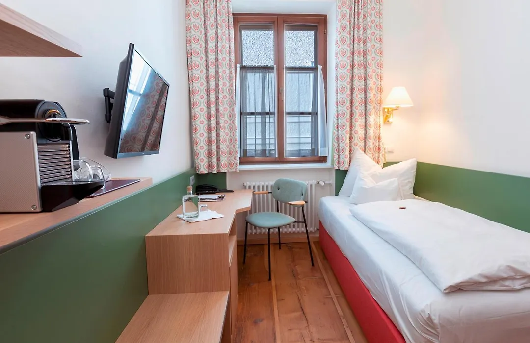 Hotel Wolf-1