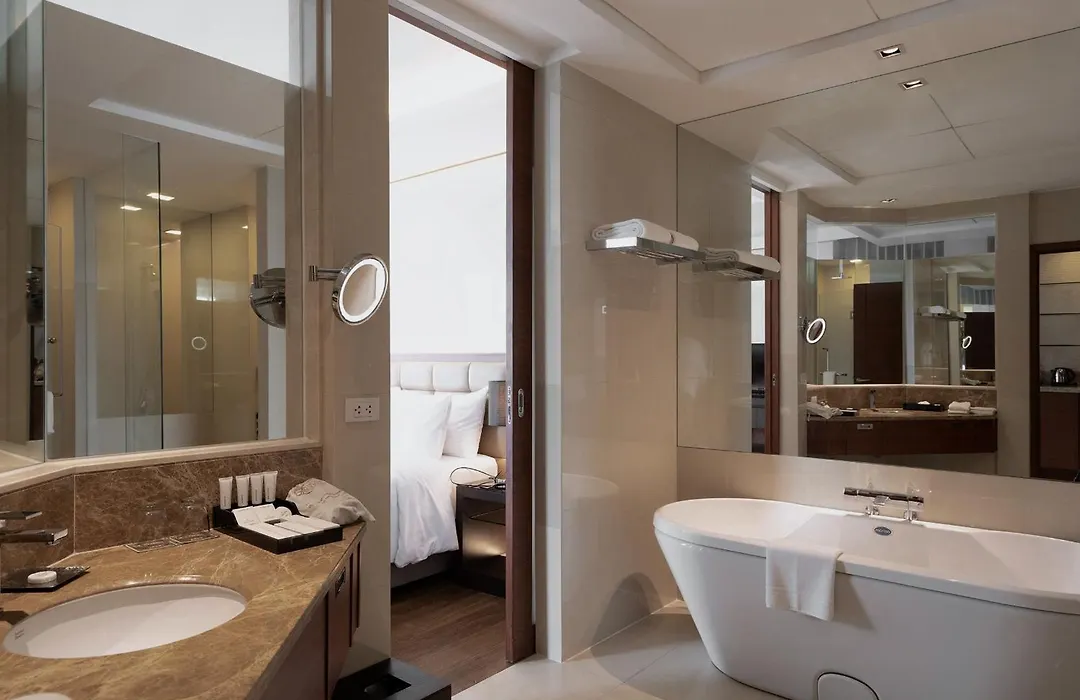 The Grand Fourwings Convention Hotel Bangkok-1