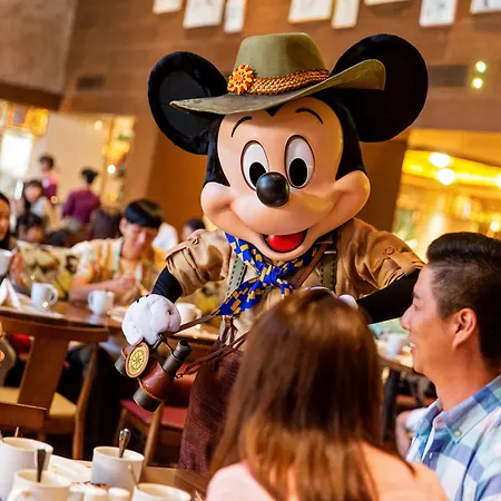 Disney Explorers Lodge-3