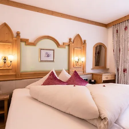 Hotel Schlosshof-2