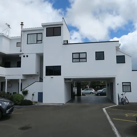 Shadzz Motel-3