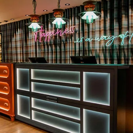 Motel One Edinburgh-Princes-2