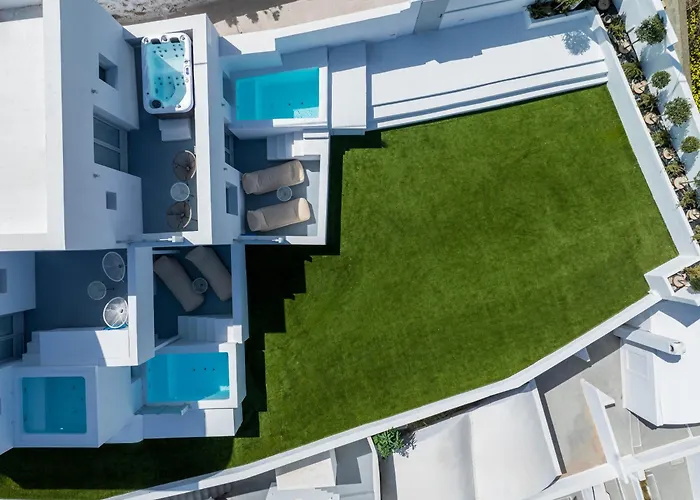 Cycladic Suites & Spa Fira 