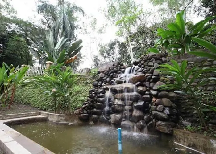 Woodland Hotel