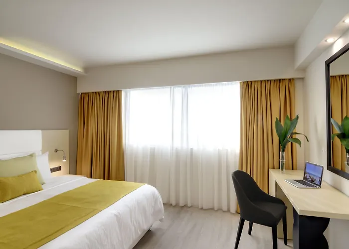 Athens Avenue Hotel