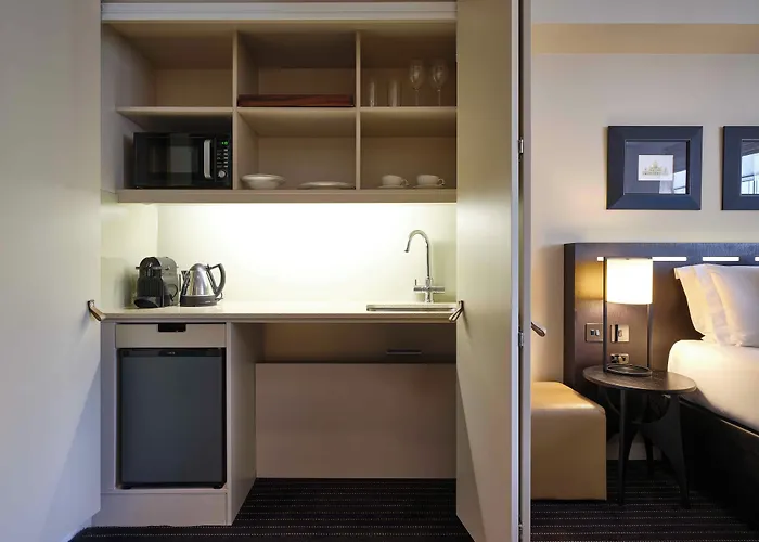 Hotel The Resident Victoria London
